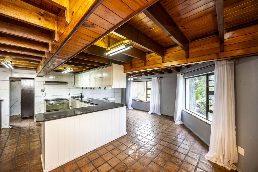 4 Bedroom Property for Sale in Sunnyridge Eastern Cape